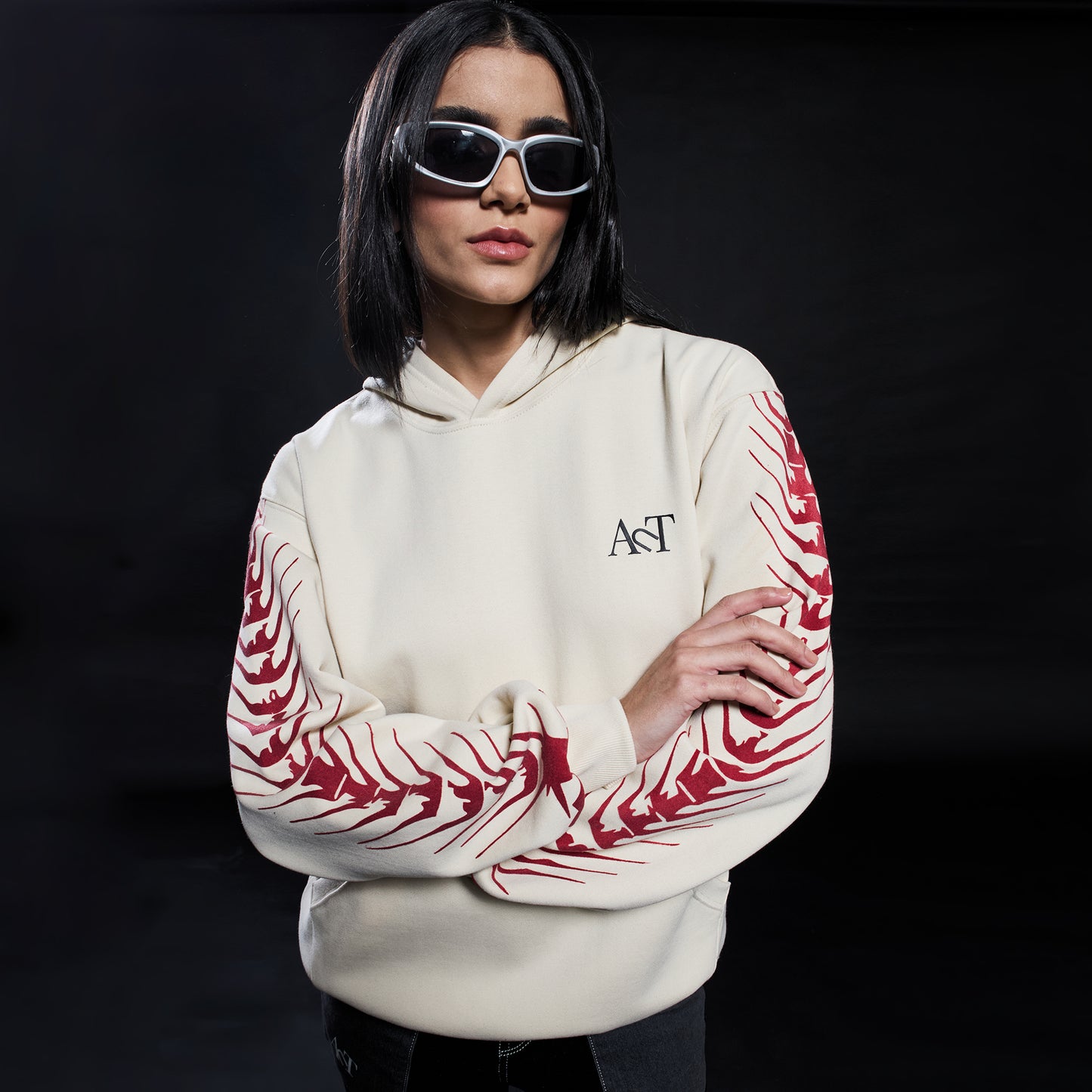 TARYAQ HOODIE WHITE