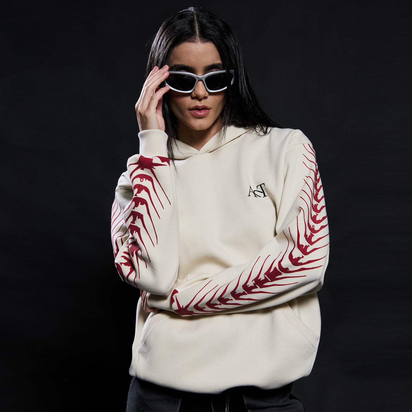 TARYAQ HOODIE WHITE