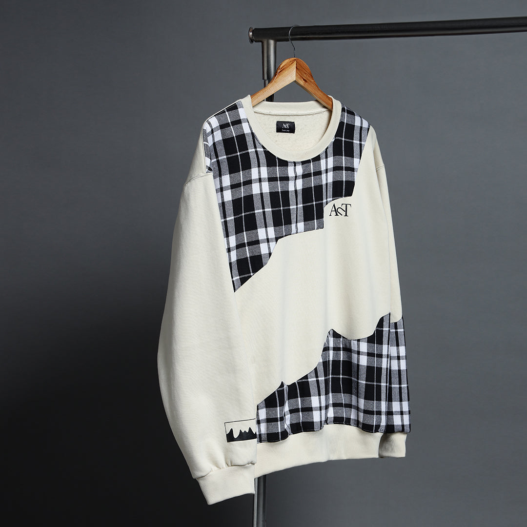 NOT PERFECT SWEATSH!RT WHITE