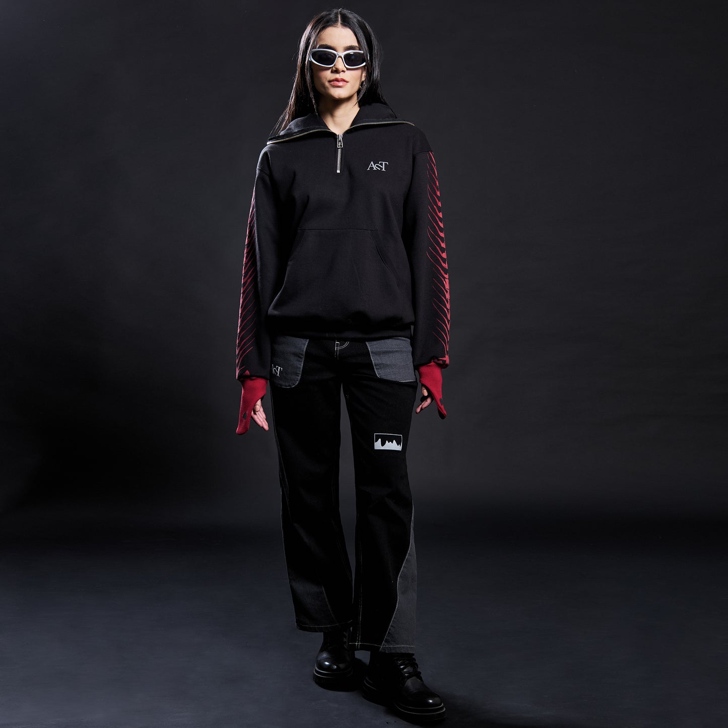 TARYAQ HOODIE BLACK